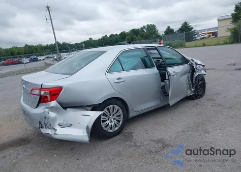 2013 Toyota Camry Le z USA, uszkodzony, nr VIN 4T1BF1FK8DU723045